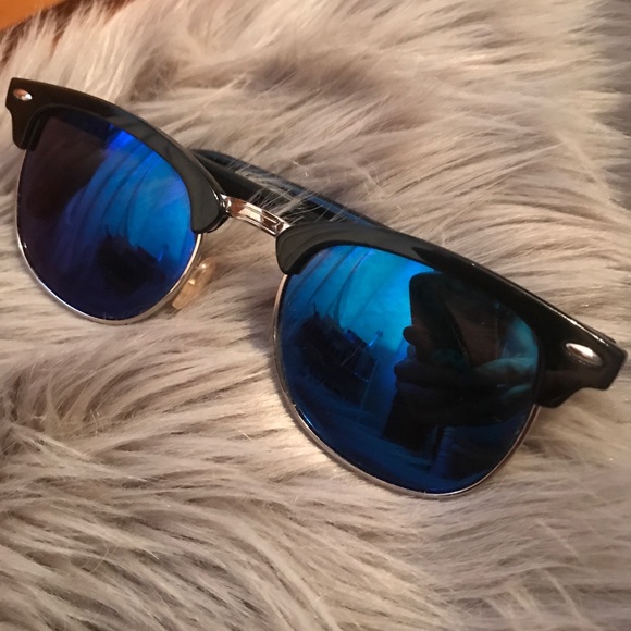 blue reflective aviators